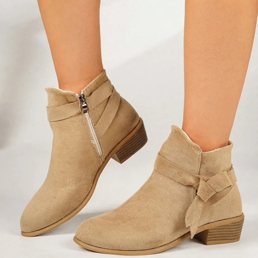 Dames laarzen met blokhak voor kerstoutfit in Beige